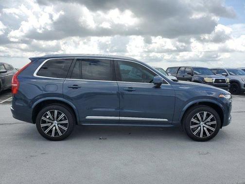 2025 Volvo XC90 B6 Plus 7-Seater