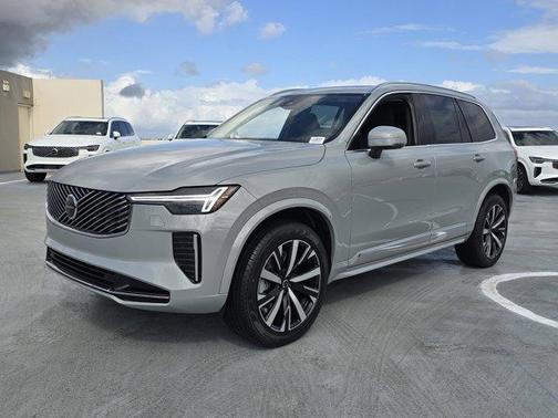 2025 Volvo XC90 B6 Core