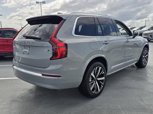 2025 Volvo XC90 B6 Core