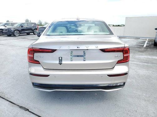 2025 Volvo S60 B5 Core