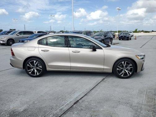 2025 Volvo S60 B5 Core