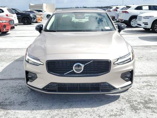 2025 Volvo S60 B5 Core