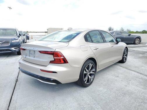 2025 Volvo S60 B5 Core