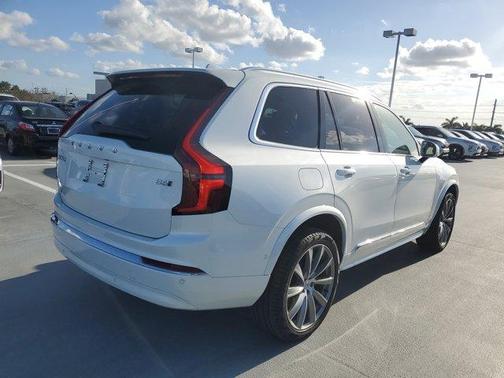 2025 Volvo XC90 B6 Ultra