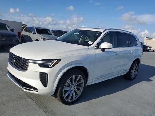 2025 Volvo XC90 B6 Ultra