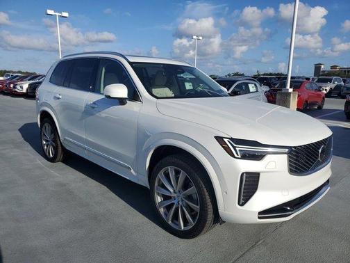 2025 Volvo XC90 B6 Ultra