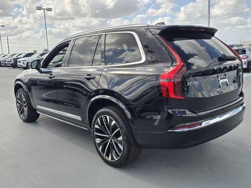 2025 Volvo XC90 B5 Plus 6-Seater
