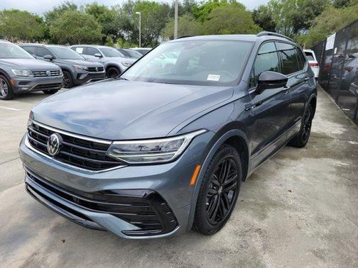 2022 Volkswagen Tiguan 2.0T SE R-Line Black
