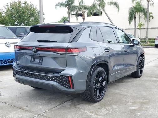 2025 Volkswagen Tiguan 2.0T SE