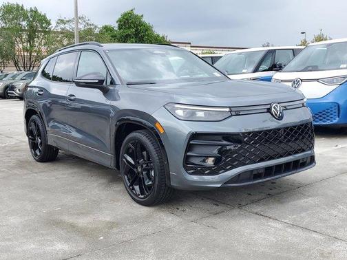 2025 Volkswagen Tiguan 2.0T SE