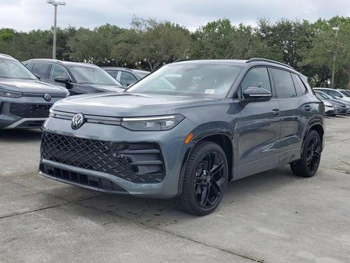 2025 Volkswagen Tiguan 2.0T SE