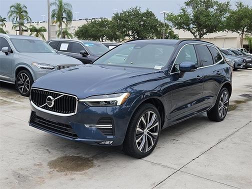 2022 Volvo XC60 B5 Momentum