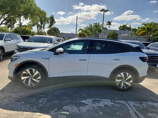 Pure White 2023 Volkswagen ID.4 Pro