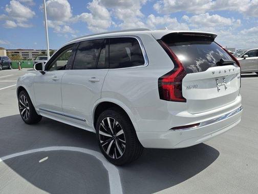 2025 Volvo XC90 B6 Core