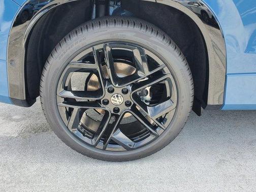 2025 Volkswagen Tiguan 2.0T SE R-Line Black