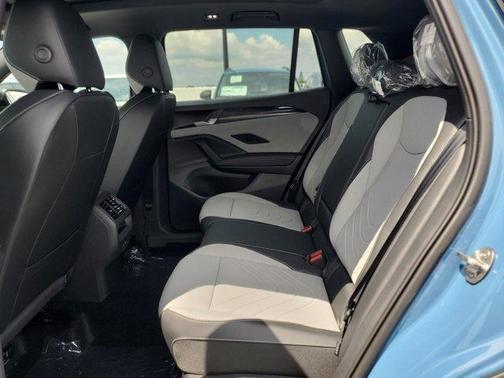 2025 Volkswagen Tiguan 2.0T SE R-Line Black