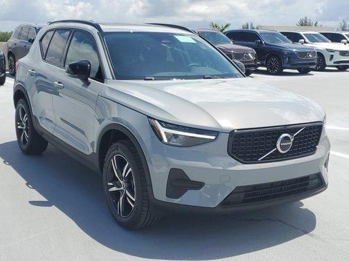 2026 Volvo XC40 PLUS