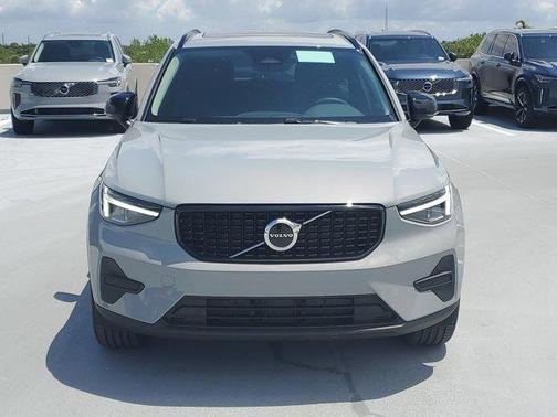 2026 Volvo XC40 PLUS