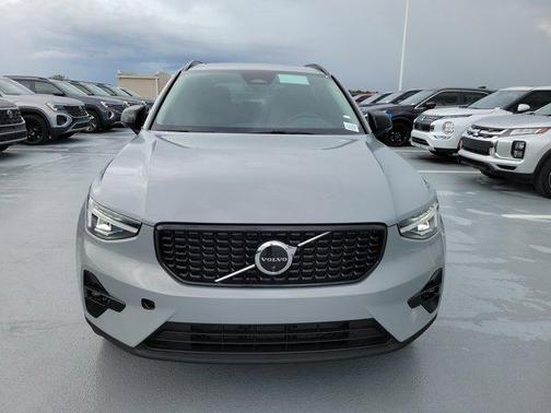 2026 Volvo XC40 B4 Plus