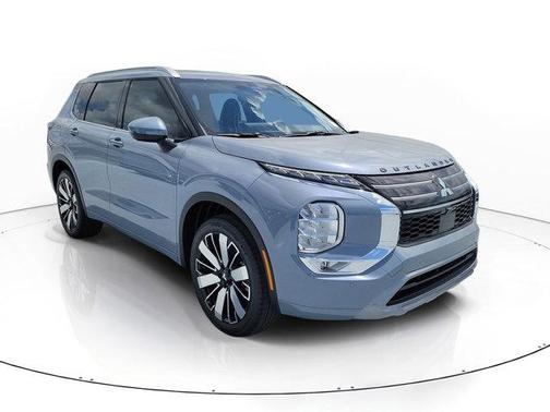 Moonstone Gray 2026 Mitsubishi Outlander SEL