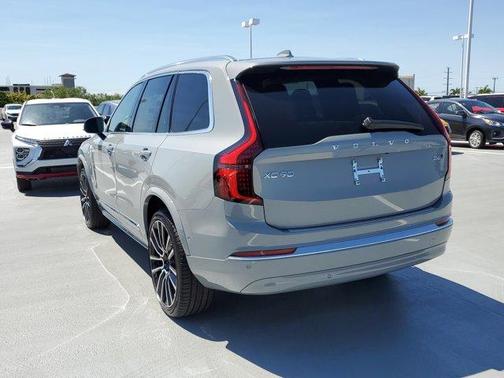 2025 Volvo XC90 B6 Ultra