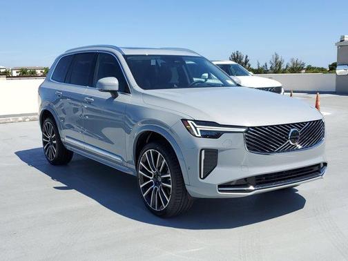 2025 Volvo XC90 B6 Ultra