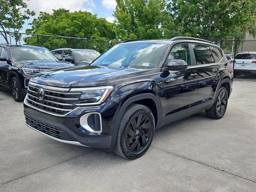 2025 Volkswagen Atlas 2.0T SE w/Technology