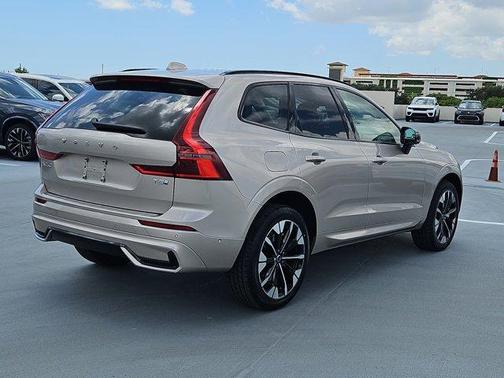2026 Volvo XC60 Plug-In Hybrid T8 Ultra
