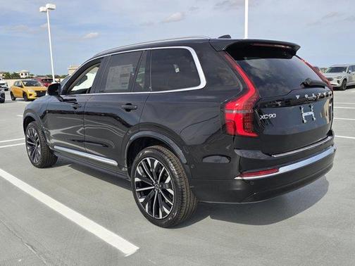 2025 Volvo XC90 B6 Plus 7-Seater