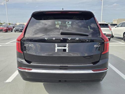 2025 Volvo XC90 B6 Plus 7-Seater