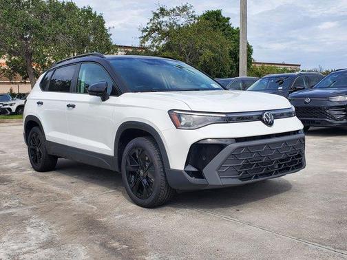 2026 Volkswagen Taos 1.5T SE Black