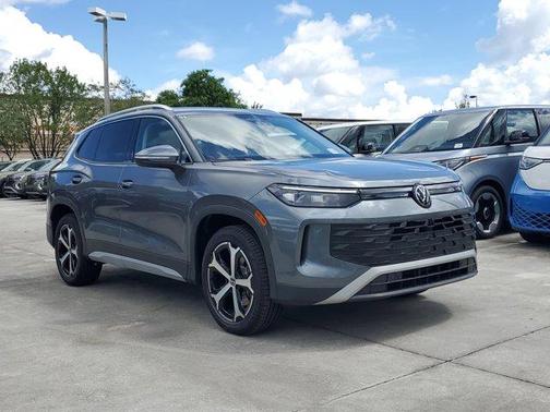 2025 Volkswagen Tiguan 2.0T SE