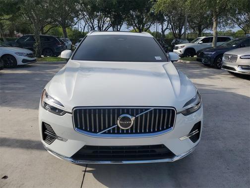 2022 Volvo XC60 B5 Inscription