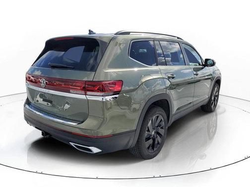 Avocado Green Pearl 2026 Volkswagen Atlas 2.0T SE W/TECHNOLOGY