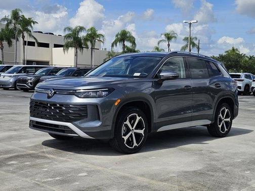 2025 Volkswagen Tiguan 2.0T SE