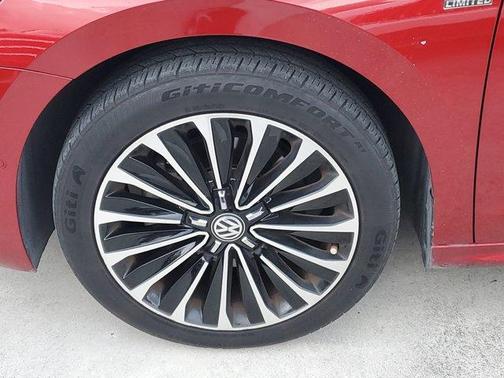 2022 Volkswagen Passat 2.0T Limited Edition