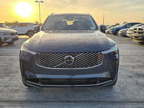 2025 Volvo XC90 Plug-In Hybrid T8 Ultra 7-Seater