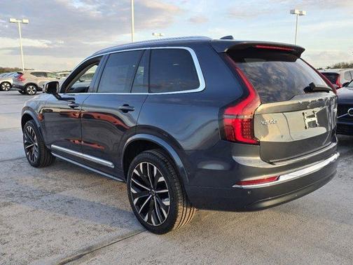 2025 Volvo XC90 Plug-In Hybrid T8 Ultra 7-Seater