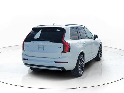 Crystal White 2027 Volvo XC90 ULTRA THEME