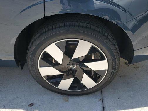 2025 Volvo XC60 Plug-In Hybrid T8 Plus