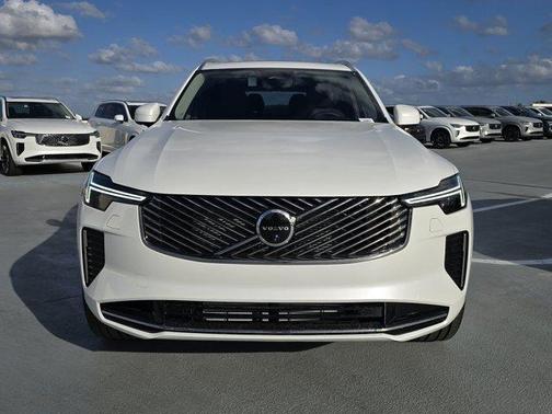 2025 Volvo XC90 Plug-In Hybrid T8 Plus 6-Seater