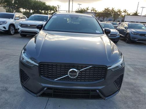2024 Volvo XC60 B5 Plus Dark Theme