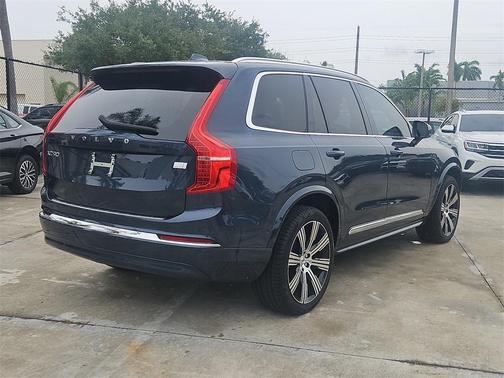 2024 Volvo XC90 Recharge Plug-In Hybrid T8 Ultimate Bright Theme 7-Seater