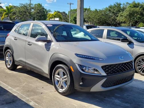 2022 Hyundai KONA SE