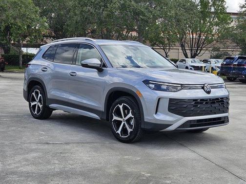 2025 Volkswagen Tiguan 2.0T SE