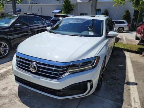 2022 Volkswagen Passat 2.0T R-Line