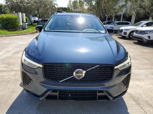 2025 Volvo XC60 B5 Plus