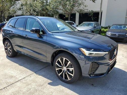 2025 Volvo XC60 B5 Plus