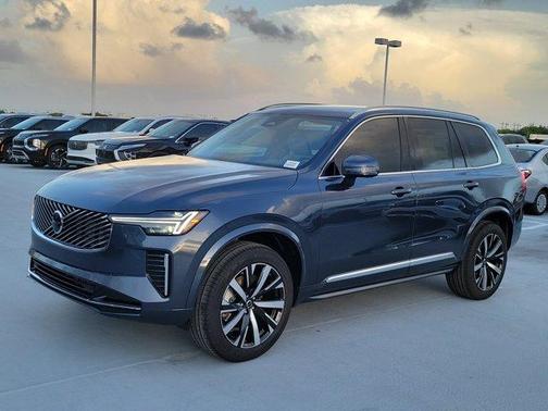 2026 Volvo XC90 B5 Core
