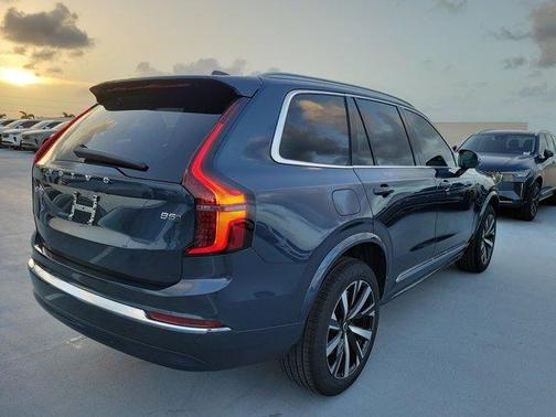2026 Volvo XC90 B5 Core